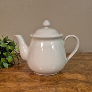 VINTAGE White Ceramic Teapot